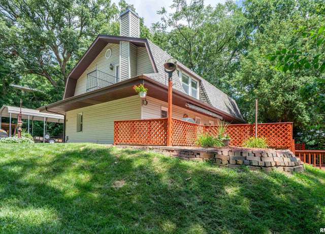 Property at 1102 N Randy Dr, East Peoria, IL 61611, 4 beds, 2 baths