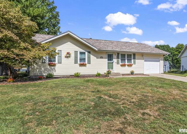 Property at 18 Elm Tree Ct, Taylorville, IL 62568, 3 beds, 1 bath