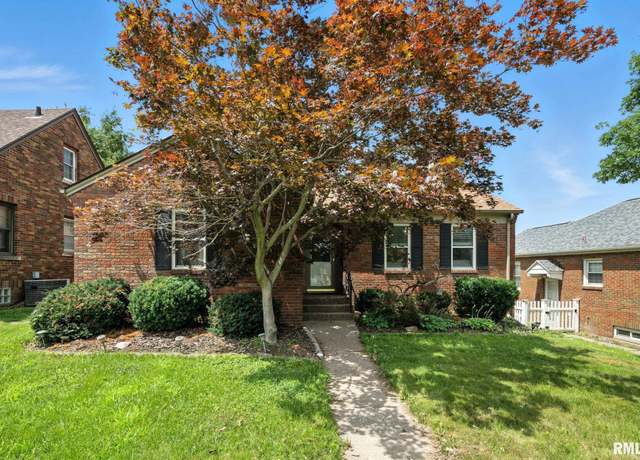 Property at 2508 Gaines St, Davenport, IA 52804, 3 beds, 2 baths