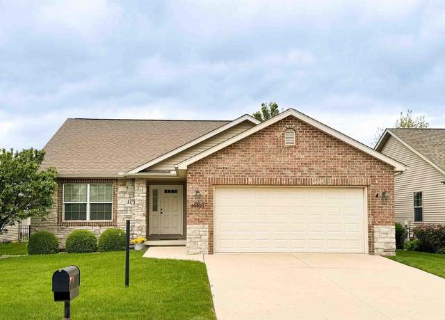 Property at 10821 N Dorset St, Peoria, IL 61615, 3 beds, 2 baths
