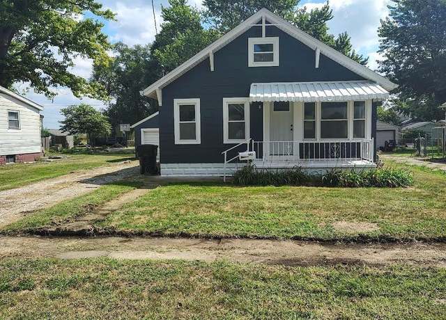 Property at 945 N 5th Ave, Canton, IL 61520, 2 beds, 1 bath