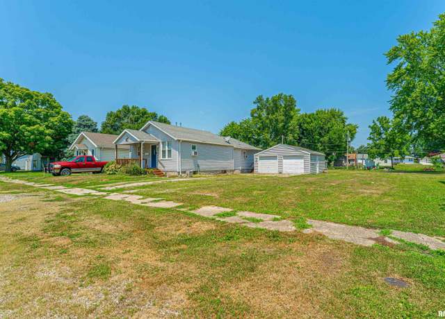 Property at 438 9th St, Lincoln, IL 62656, 3 beds, 1 bath
