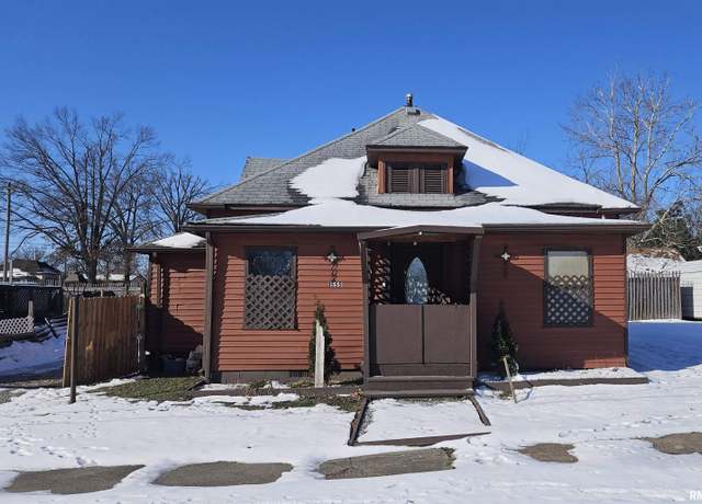 Property at 1555 Reed St, Eldorado, IL 62930, 2 beds, 2 baths