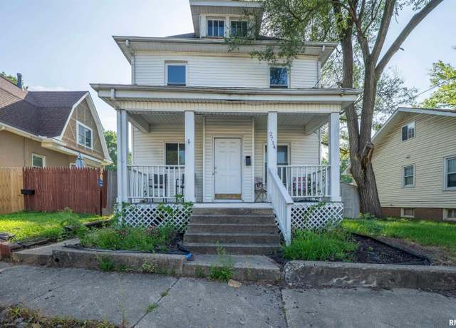 Property at 2714 N Prospect Rd, Peoria, IL 61603, 3 beds, 1.5 baths