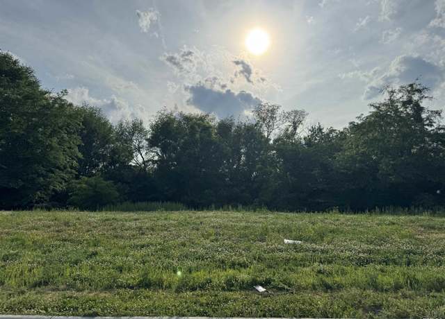 Property at 368 Mason Dr, Riverdale, IA 52722