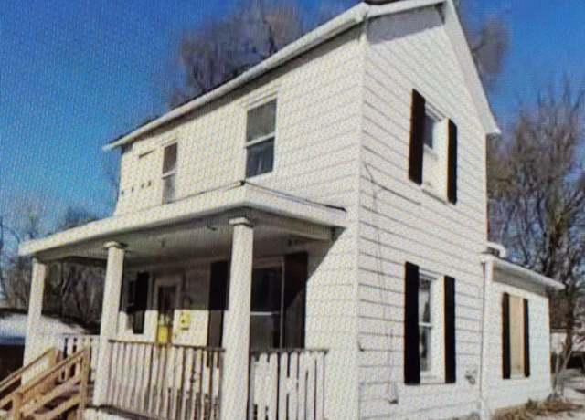 Property at 2208 E Locust St, Davenport, IA 52803, 2 beds, 2 baths