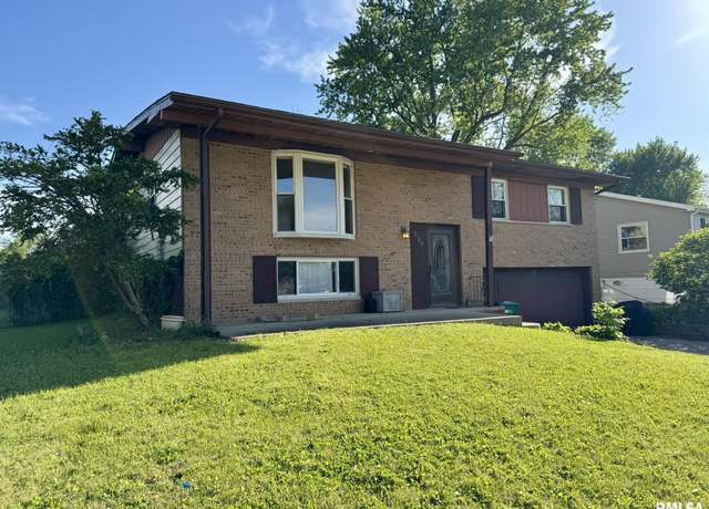 Property at 230 Devron Cir, East Peoria, IL 61611, 3 beds, 1.5 baths