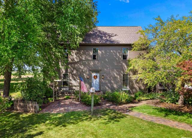 Property at 10505 W Riekena Rd, Mapleton, IL 61547, 3 beds, 2.5 baths