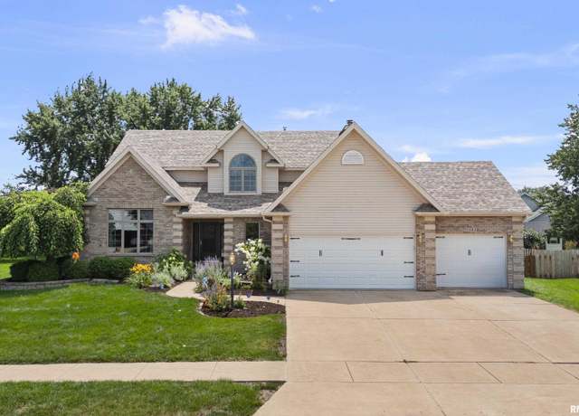 Property at 3081 48th Ave, Bettendorf, IA 52722, 4 beds, 3.5 baths