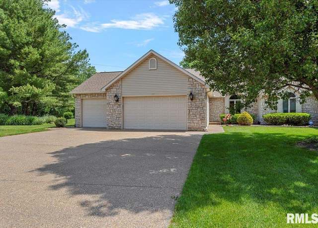 Property at 111 Country Pl, Springfield, IL 62703, 2 beds, 2.5 baths