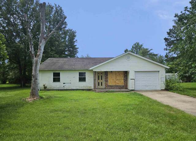 Property at 1605 E Pickett Ln, Marion, IL 62959, 3 beds, 1.5 baths