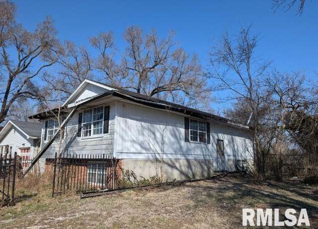 Property at 1703 E Capitol Ave, Springfield, IL 62704, 4 beds, 1 bath