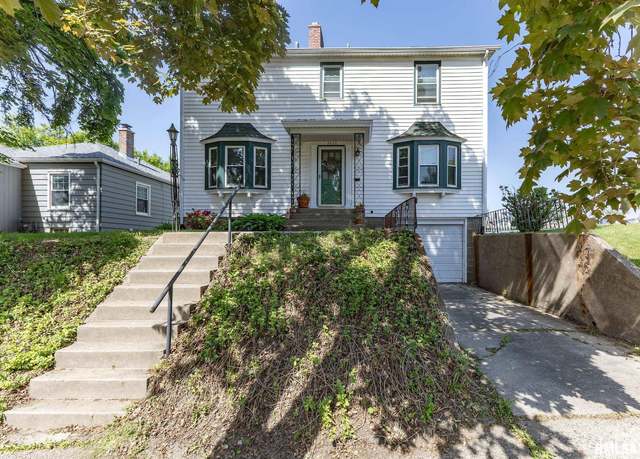 Property at 2226 24 1/2 St, Rock Island, IL 61201, 4 beds, 1.5 baths