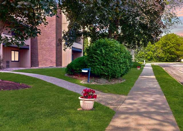 Property at 2408 W Pasmoso Dr #102, Peoria, IL 61614, 1 bed, 1 bath