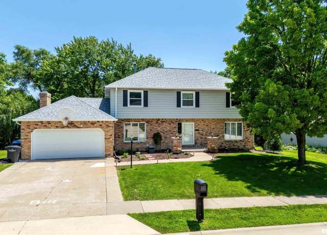Property at 4345 Amesbury Dr, Bettendorf, IA 52722, 5 beds, 3.5 baths