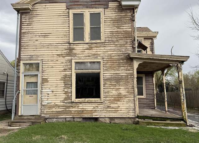 Property at 620 Jefferson St, Quincy, IL 62301, 4 beds, 2 baths