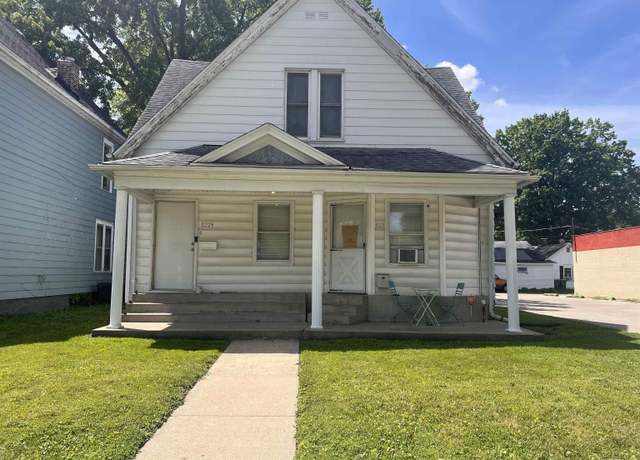 Property at 822 W Washington St, Springfield, IL 62704, 2 beds, 2 baths