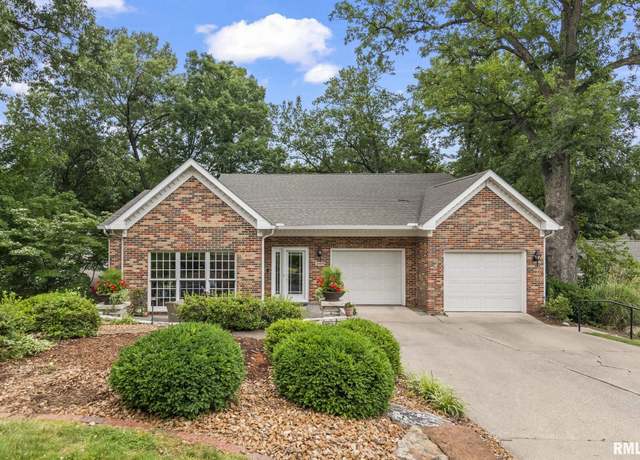 Property at 2109 Timbercrest Dr #7, Springfield, IL 62702, 4 beds, 2.5 baths