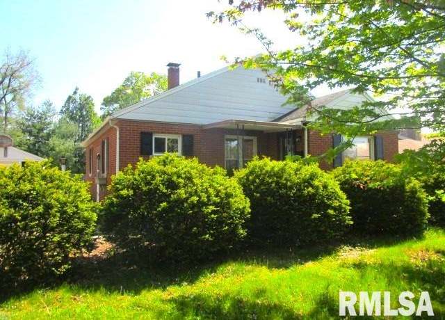 Property at 1108 W Northcrest Ave, Peoria, IL 61614, 3 beds, 2 baths