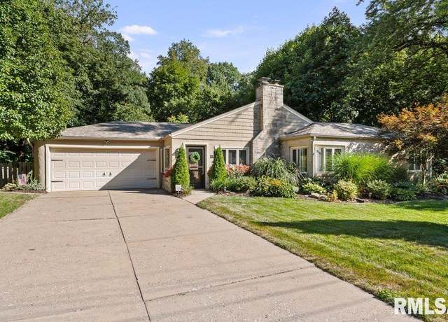 Property at 19 Kenwood Ave, Davenport, IA 52803, 3 beds, 2 baths