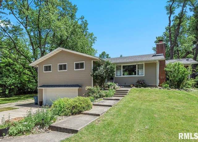 Property at 2314 E Lake Shore Dr, Springfield, IL 62712, 3 beds, 3 baths
