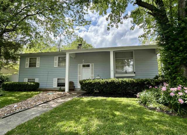 Property at 300 S Eason Dr, Carbondale, IL 62901, 4 beds, 3 baths