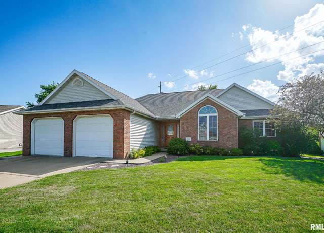 Property at 132 Heatherview Dr, East Peoria, IL 61611, 3 beds, 3 baths