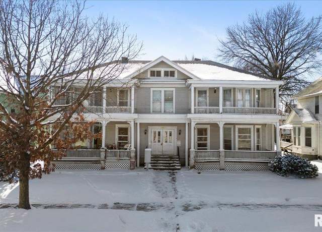 Property at 811 E 14th St Unit 1-11, Davenport, IA 52803, 1 bed, 2 baths