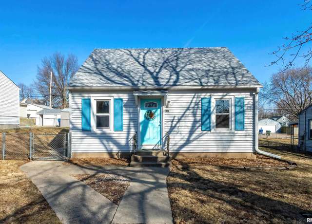 Property at 3413 Washington St, Davenport, IA 52806, 2 beds, 1 bath