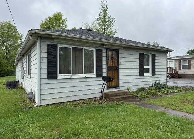 Property at 809 W Chestnut St, Marion, IL 62959, 2 beds, 1.5 baths