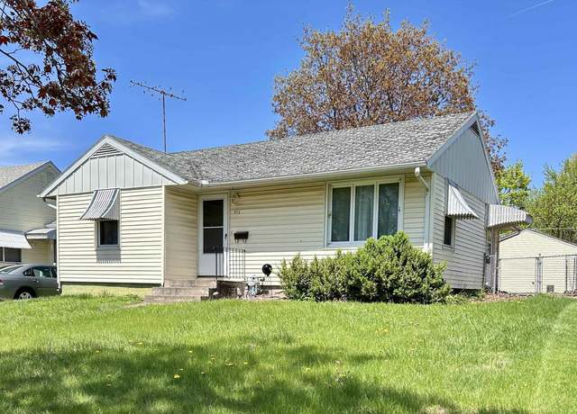 Property at 912 13th Avenue South, Clinton, IA 52732, 3 beds, 1 bath