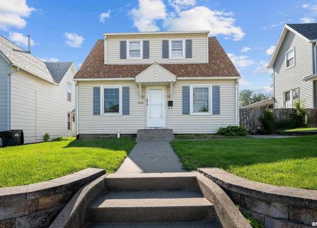 Property at 2920 Roosevelt St, Clinton, IA 52732, 3 beds, 1.5 baths