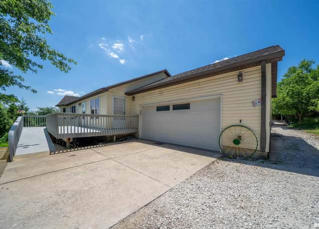 Property at 21501 N Berchtold Rd, Chillicothe, IL 61523, 5 beds, 3 baths