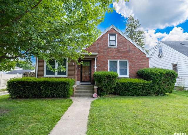 Property at 300 W Melbourne Ave, Peoria, IL 61604, 3 beds, 3 baths