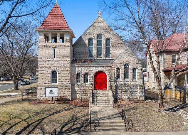 Property at 1601 NE Madison Ave, Peoria, IL 61603, 4 beds, 1.5 baths