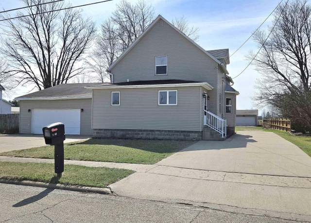 Property at 1732 E Chestnut St, Canton, IL 61520, 4 beds, 2 baths