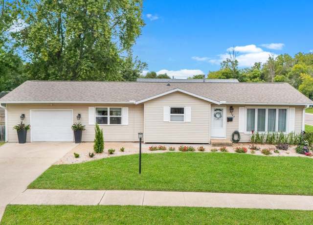 Property at 3707 W Creighton Ter, Peoria, IL 61615, 3 beds, 1 bath