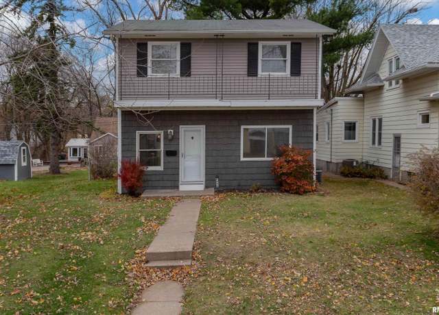 Property at 2453 32nd St, Moline, IL 61265, 2 beds, 1 bath