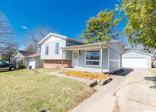 Property at 3909 W Creighton Ter, Peoria, IL 61615, 3 beds, 1.5 baths