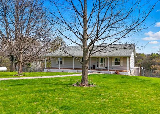 Property at 9721 115th Street West, Andalusia, IL 61232, 3 beds, 2.5 baths