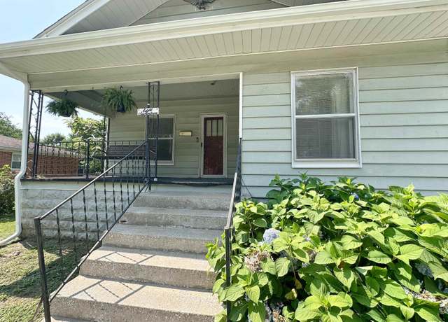 Property at 817 W Hendrickson St, Marion, IL 62959, 3 beds, 1 bath