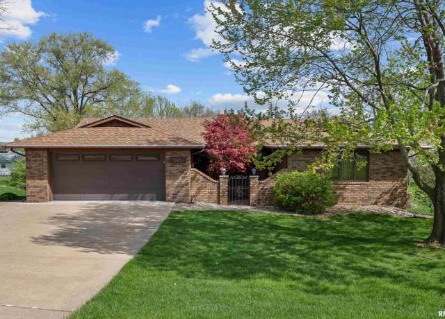Property at 303 Bruce Ave, Milan, IL 61264, 4 beds, 3 baths