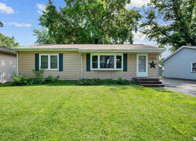 Property at 510 13th Avenue A, Silvis, IL 61282-1878, 3 beds, 2 baths