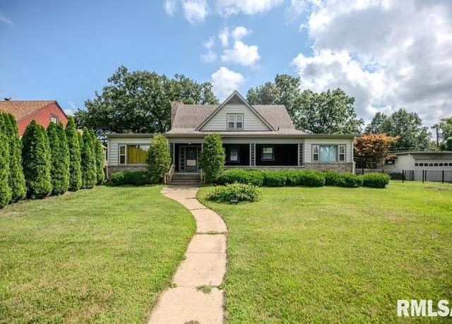 Property at 1420 W Christine Ave, Peoria, IL 61614, 4 beds, 2 baths