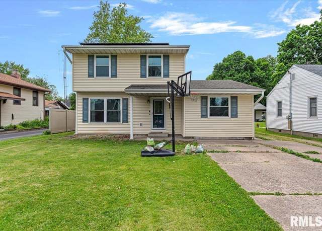 Property at 530 E Mill St, Rochester, IL 62563, 3 beds, 2 baths