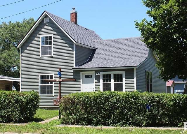 Property at 632 E 9th St, Kewanee, IL 61443, 3 beds, 1.5 baths