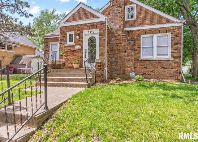 Property at 2557 S 6th St, Springfield, IL 62703, 3 beds, 1.5 baths