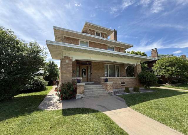 Property at 344 S 24th St, Quincy, IL 62301, 4 beds, 1.5 baths