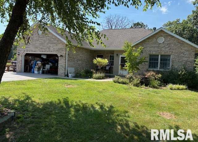 Property at 28083 Carlinville Cut Off Rd, Girard, IL 62640, 5 beds, 2.5 baths