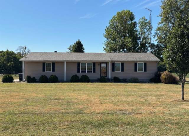 Property at 962 Red Stripe Rd, Sandoval, IL 62882, 3 beds, 2 baths